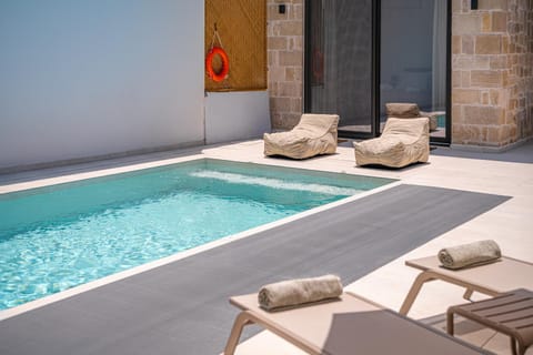 Swimming pool, sunbed