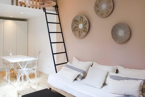 Charming house in Montreuil with terrace House in Vincennes