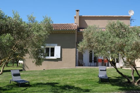 Property building, Facade/entrance, Off site