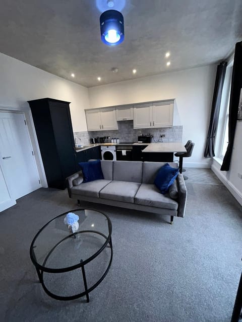 Kitchen or kitchenette, Living room, Dining area, hair dresser