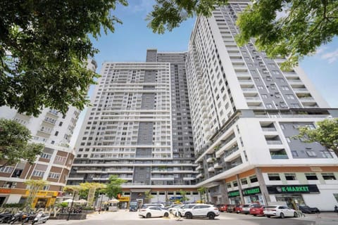 Property building, Day, City view, Parking