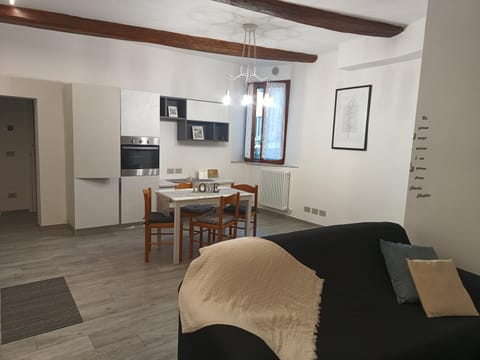 Living room, Seating area, oven