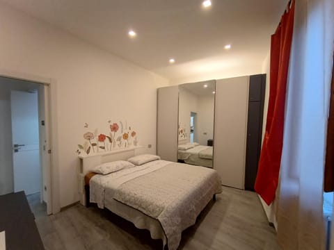 Bed, Photo of the whole room, Bedroom, wardrobe