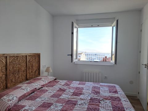 Bed, Photo of the whole room, Bedroom, Sea view