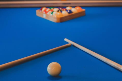 Hot Tub Golf View Fire Pit House in Iowa