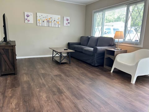 Bellwood 2 bed family house w 2 living areas Superhost House in Ohio