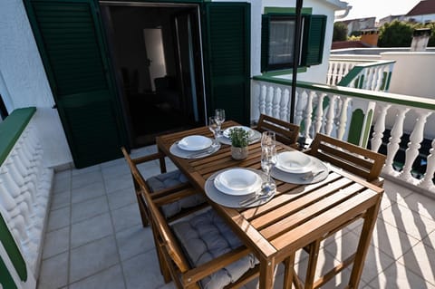 View (from property/room), Balcony/Terrace