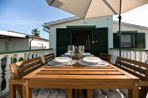 View (from property/room), Balcony/Terrace