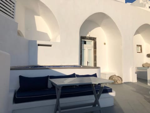 Altana Cliffside Villas Villa in Imerovigli