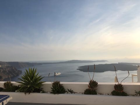 Altana Cliffside Villas Villa in Imerovigli