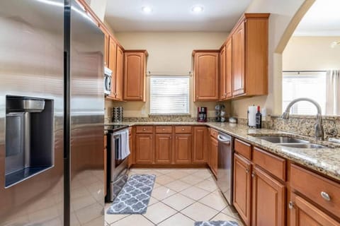 Large 3 bedroom with King Bed House in Winter Park