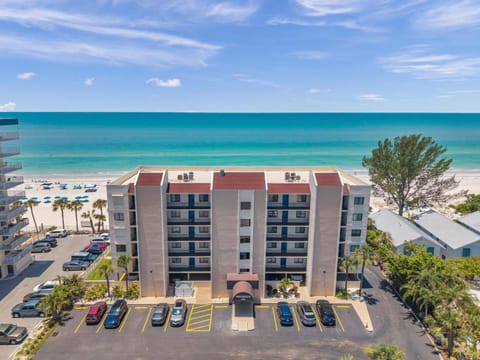 Sandcastle III Condo 404 House in Indian Shores