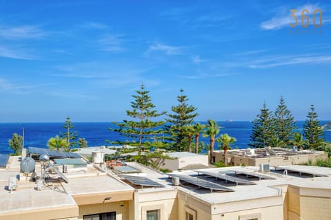 Communal lounge/ TV room, Day, Natural landscape, Evening entertainment, Sea view