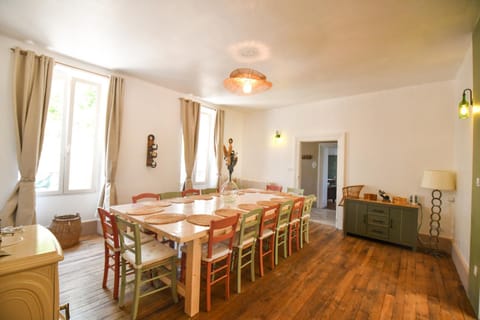 Banquet/Function facilities, Family, Family