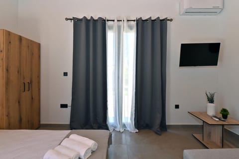 Photo of the whole room, wardrobe