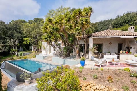 Magnifique villa avec piscine House in Valbonne