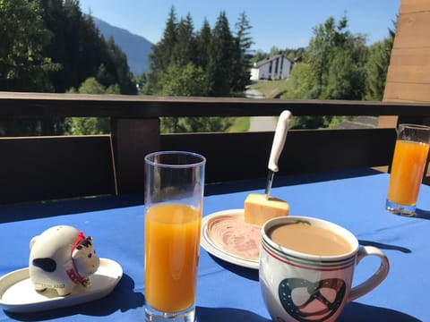 Balcony/Terrace, Mountain view, Breakfast, Continental breakfast, Drinks