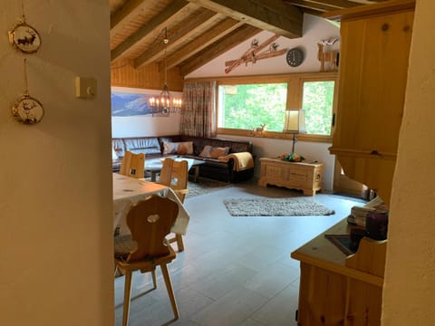 Restaurant/places to eat, Photo of the whole room, Mountain view