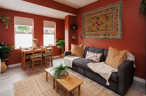 Living room, Seating area, Dining area