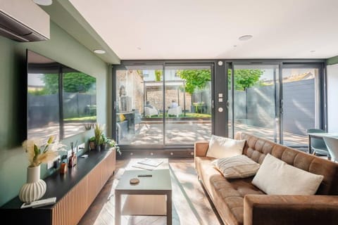 Living room, Garden view