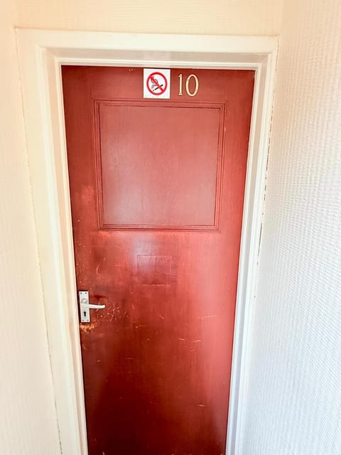 Hylands Hotel Single Room with Shared Bathroom & Free Parking Bed and Breakfast in Nottingham