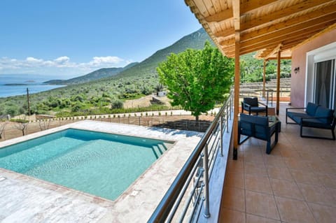 Natural landscape, View (from property/room), Balcony/Terrace, Seating area, Mountain view, Pool view, Sea view, Swimming pool