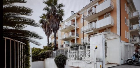 Naimas Home Apartment in Grottammare