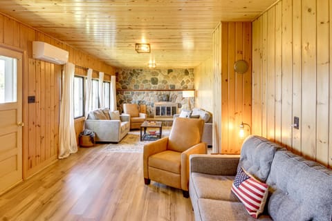 Hackensack Waterfront Retreat on Tenmile Lake House in Minnesota