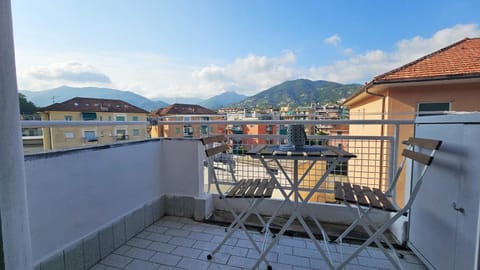 Property building, Day, Natural landscape, View (from property/room), Balcony/Terrace, Mountain view