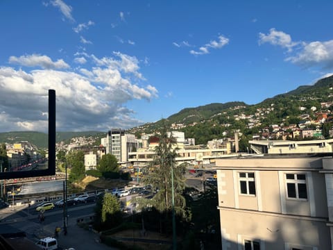 Day, Natural landscape, City view, Mountain view, Street view, Location