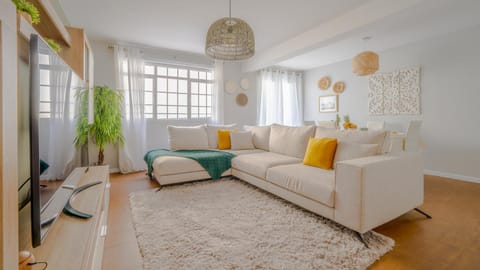Communal lounge/ TV room, TV and multimedia, Living room, Seating area