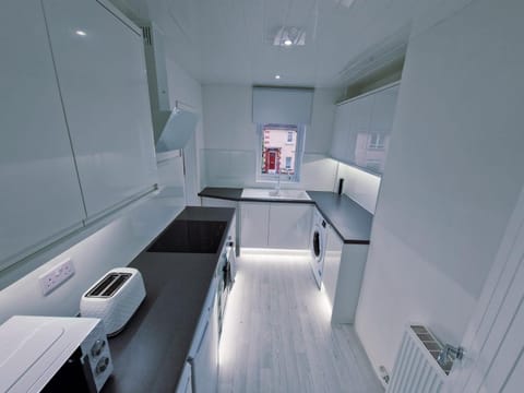 Kitchen or kitchenette, kitchen, kitchen