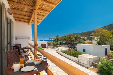 Property building, View (from property/room), Balcony/Terrace, Sea view, Location