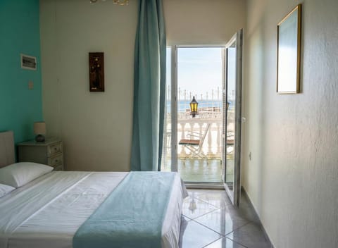 Bed, Photo of the whole room, Bedroom, Sea view