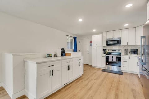 Vacation Launch Pad - Great for Groups House in Arvada