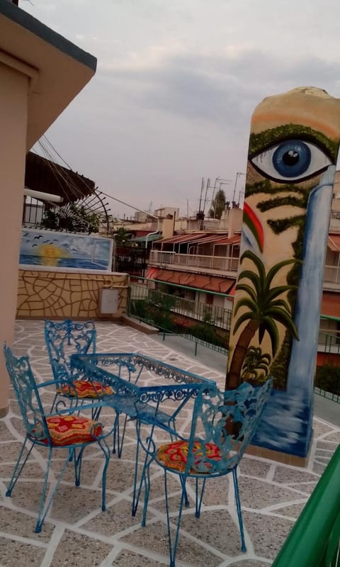 Apartment on 4th floor with a huge balcony! 10 min away from Metro! Apartment in Thessaloniki