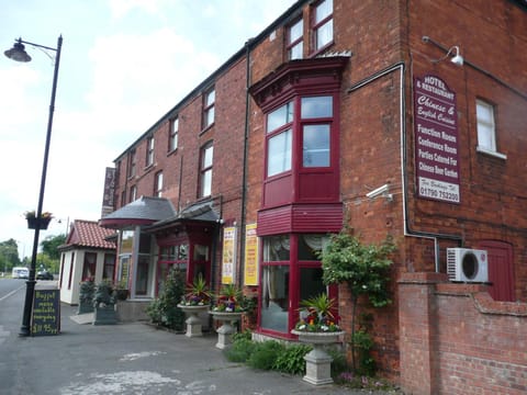 Facade/entrance