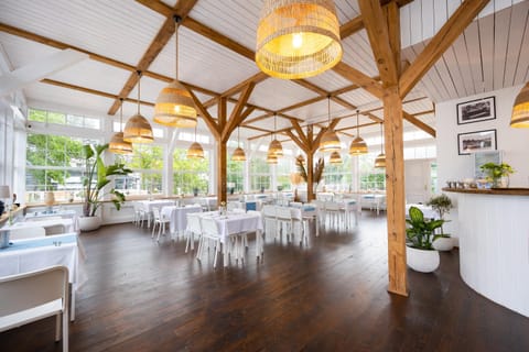 Lounge or bar