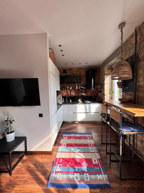Communal lounge/ TV room, TV and multimedia, Kitchen or kitchenette, Living room, Seating area, Dining area