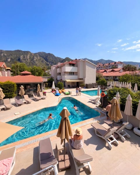 Property building, Swimming pool