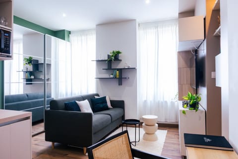 Communal lounge/ TV room, TV and multimedia, Living room, Seating area