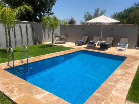 Spring, Day, Garden, Garden view, Pool view, Swimming pool, sunbed