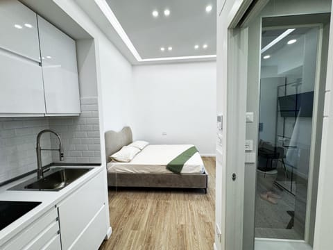 Bed, Kitchen or kitchenette, Bedroom