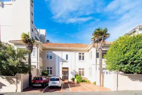 Luxurious Sea Point Apartment Apartment in Sea Point