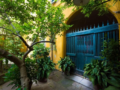 Lobby or reception, Other