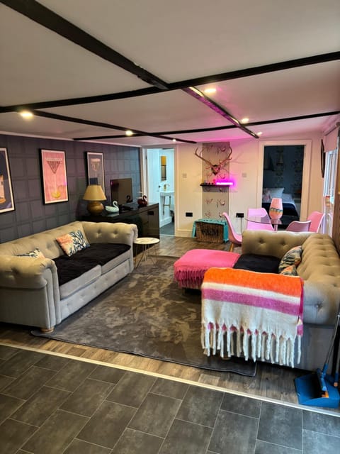 Stables 2bed farm stay private firepit bbq House in Hertford