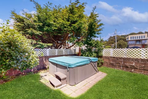 Pacific Palace House in Devils Lake