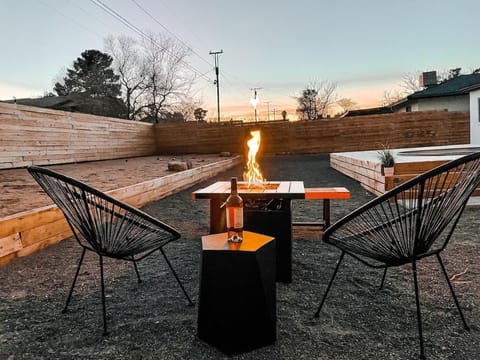 7 mins to Joshua Tree Home - The Sunset Jewel House in Joshua Tree