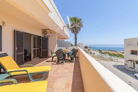 Property building, Day, Natural landscape, View (from property/room), Balcony/Terrace, Balcony/Terrace, Seating area, Dining area, Sea view, sunbed