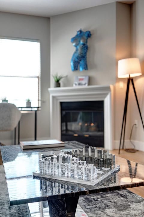 Sexy One Bedroom Apartment - Pool View & Parking Apartment hotel in Westwood